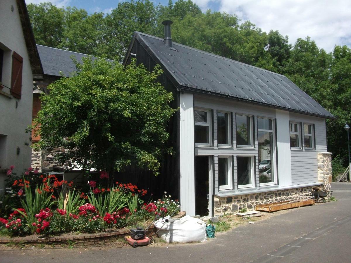 Gite situe a VERNINES Vernines Exterior foto