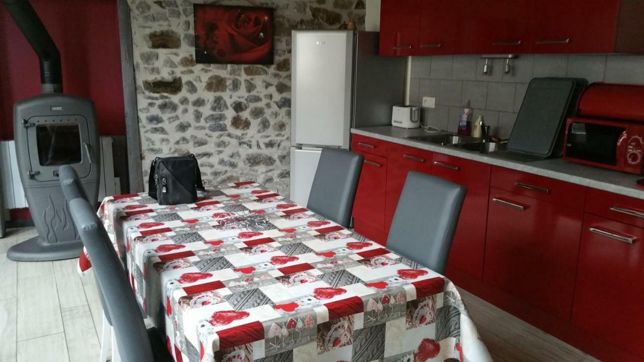 Gite situe a VERNINES Vernines Exterior foto